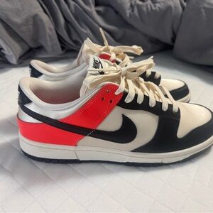 Nike Men's Black and Red Sneakers